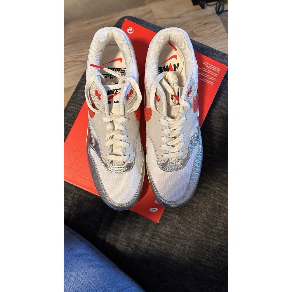 Nike Air Max white / Silver/Red Chilly Pepper Mens Size 10 New With Out Box